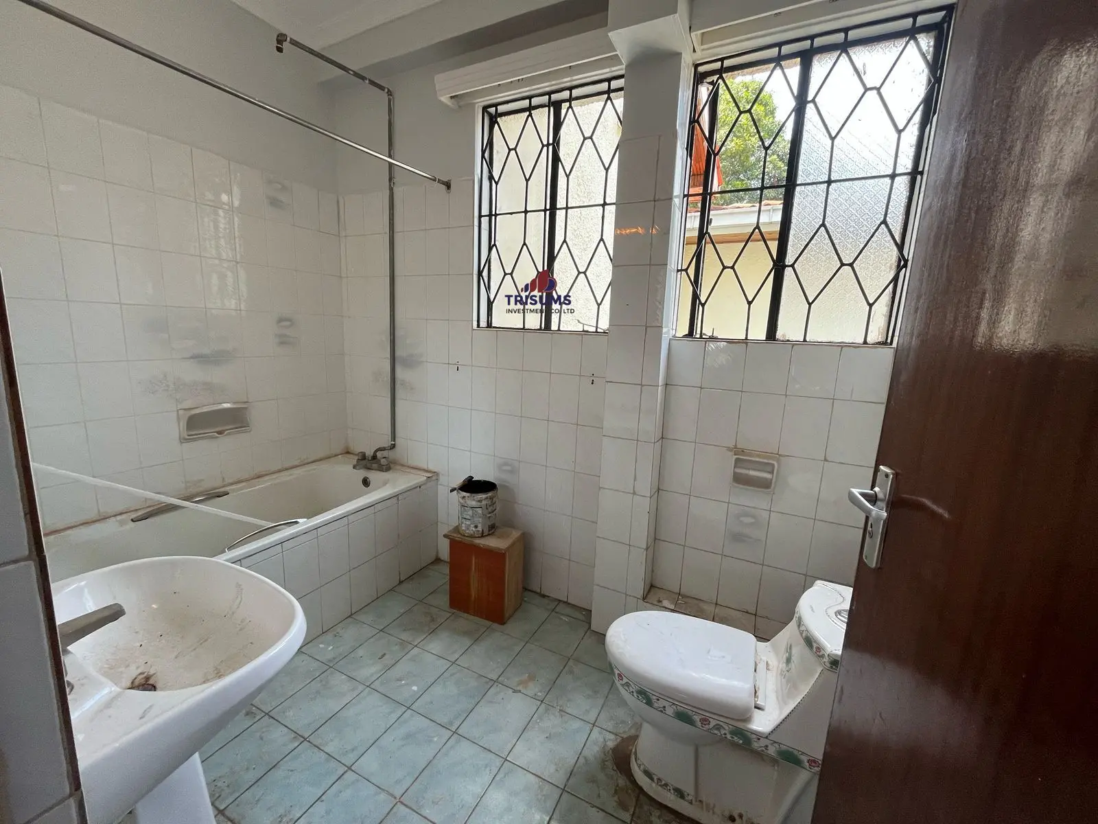 6 Bedroom Commercial Property To Let – Gigiri